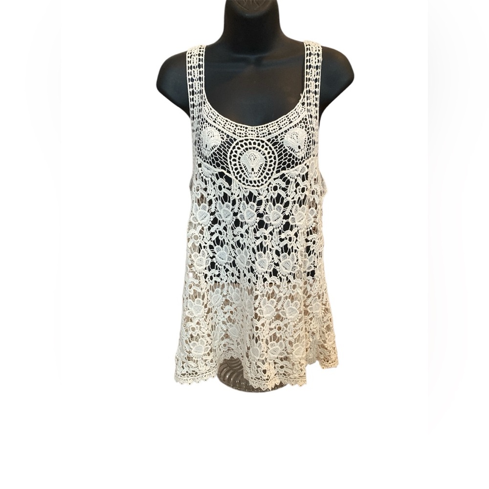 E2 clothing Beige Crochet Tank Top.. Size Small.